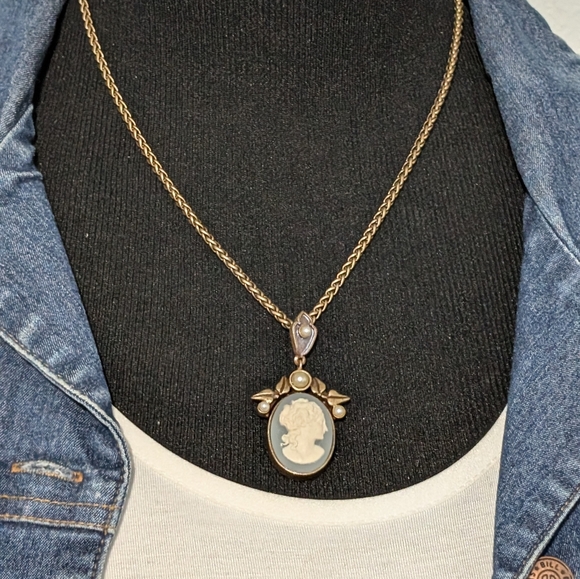 Designer Signed Sweet Romance Brass Tone Long Cameo Pendant Necklace - Picture 3 of 8
